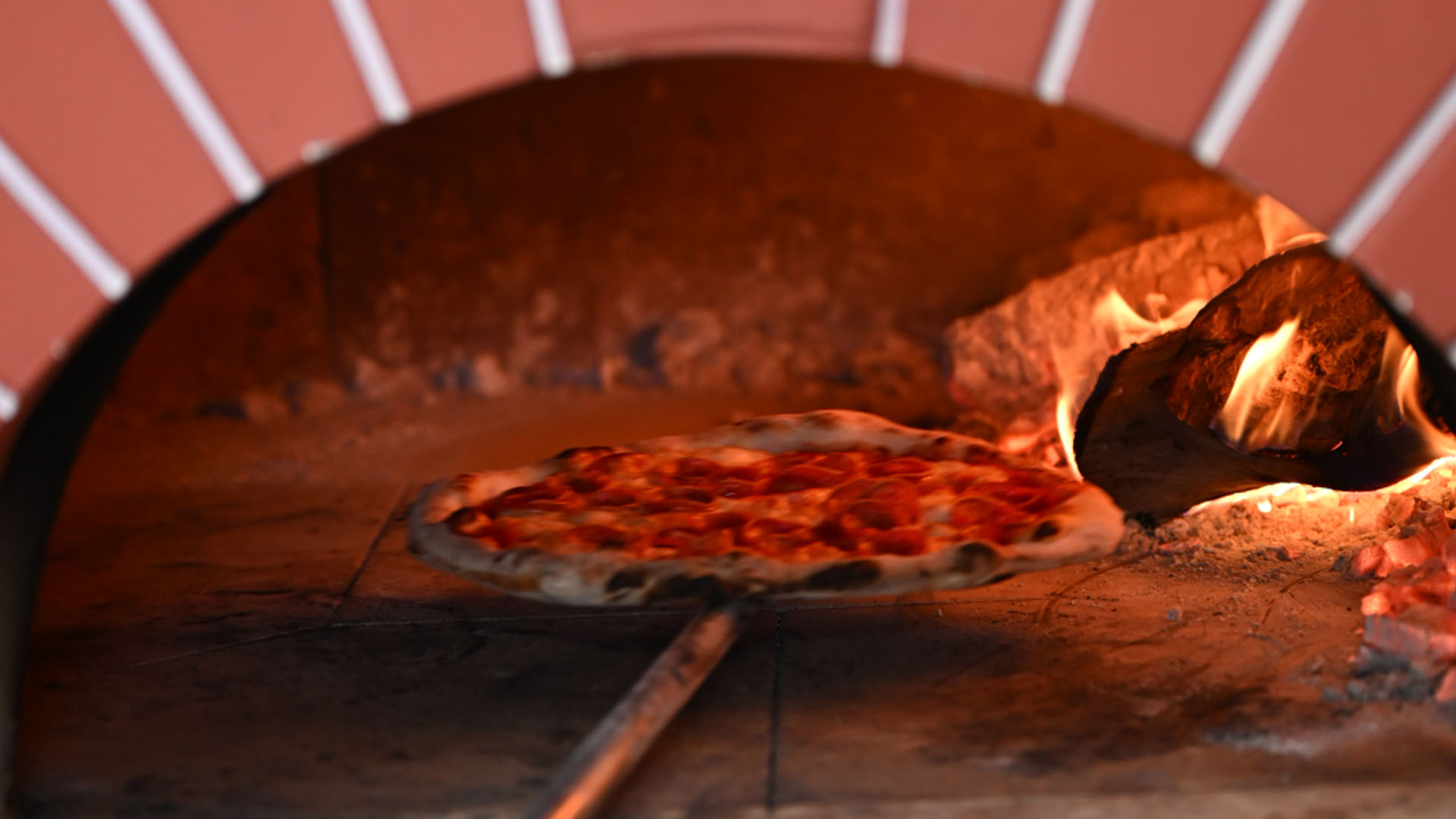 Adamz Pizza Stop & Mugnaini 120 Neapolitan Oven